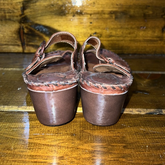 Sandals - Picture 4 of 7